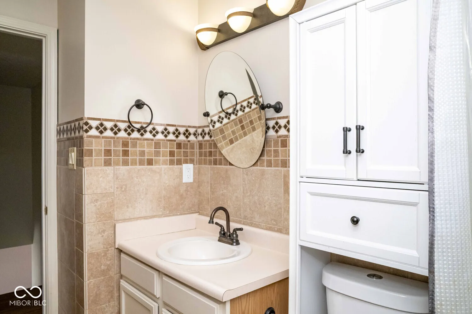 Indianapolis, Indiana 46217, United States, 3 Bedrooms Bedrooms, ,3 BathroomsBathrooms,Residential,Active,94494