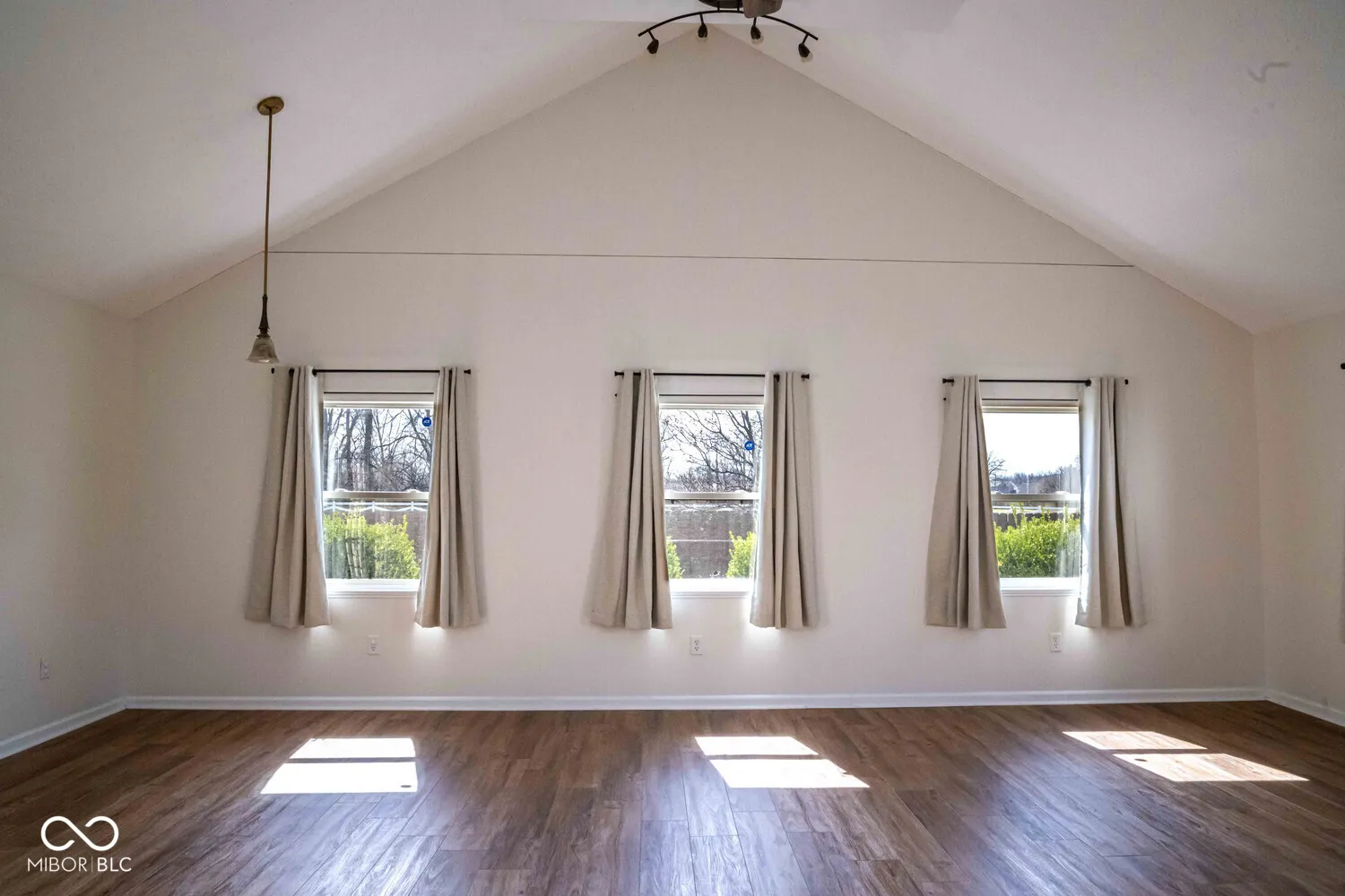 Indianapolis, Indiana 46217, United States, 3 Bedrooms Bedrooms, ,3 BathroomsBathrooms,Residential,Active,94494