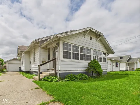 717 E 27th Street, Anderson, IN 46016 - MLS#: 22037160