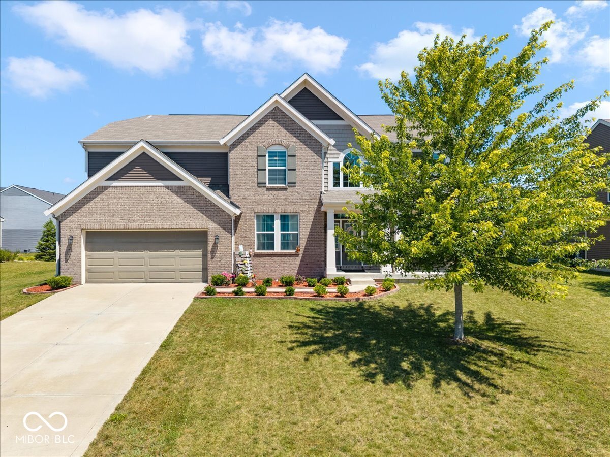 Photo 1 of 32 — 8436 Brookhaven Lane, Avon, IN 46123