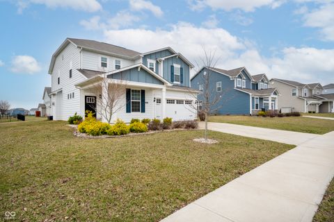 Photo of 15469 Eastpark Circle W, Fishers, IN 46037 (MLS # 22086725)