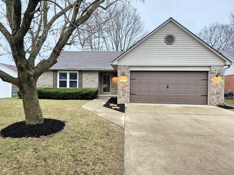 Photo of 1035 Southpointe Drive, Franklin, IN 46131 (MLS # 22076147)