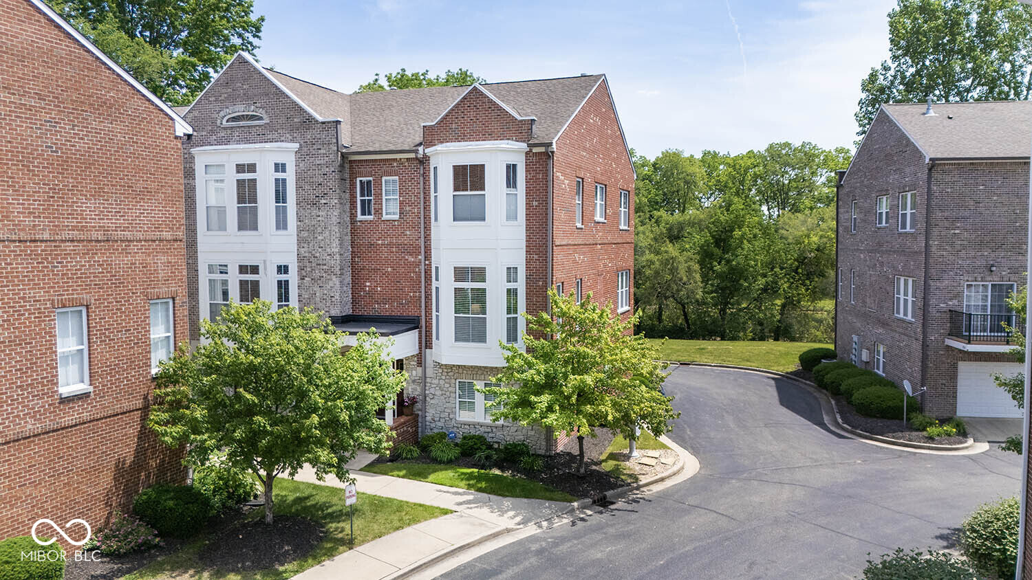 960 Brownstone Trace