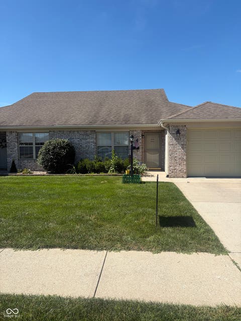 Photo of 2063 Pelican DR, Franklin, IN 46131 (MLS # 22122638)