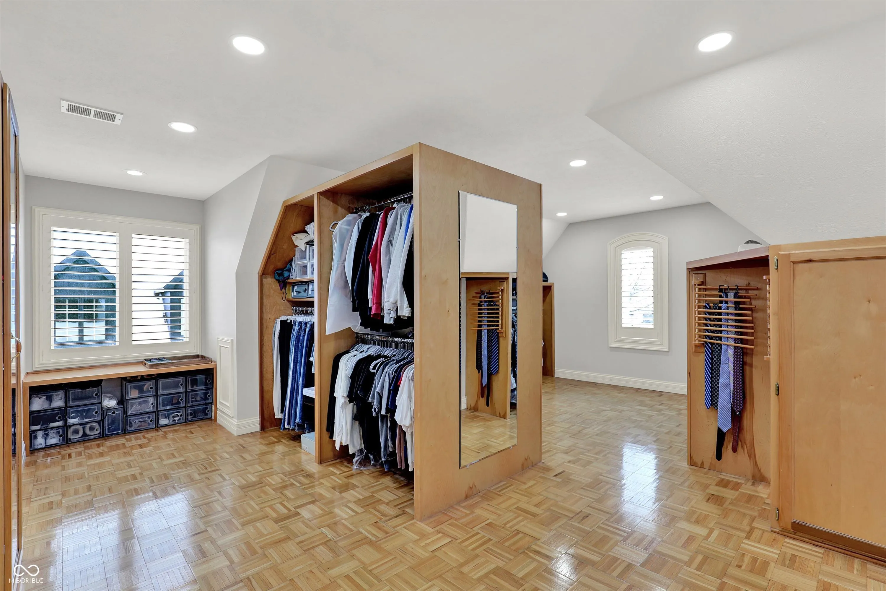 Fortville, Indiana 46040, United States, 4 Bedrooms Bedrooms, ,5 BathroomsBathrooms,Residential,Active,254027