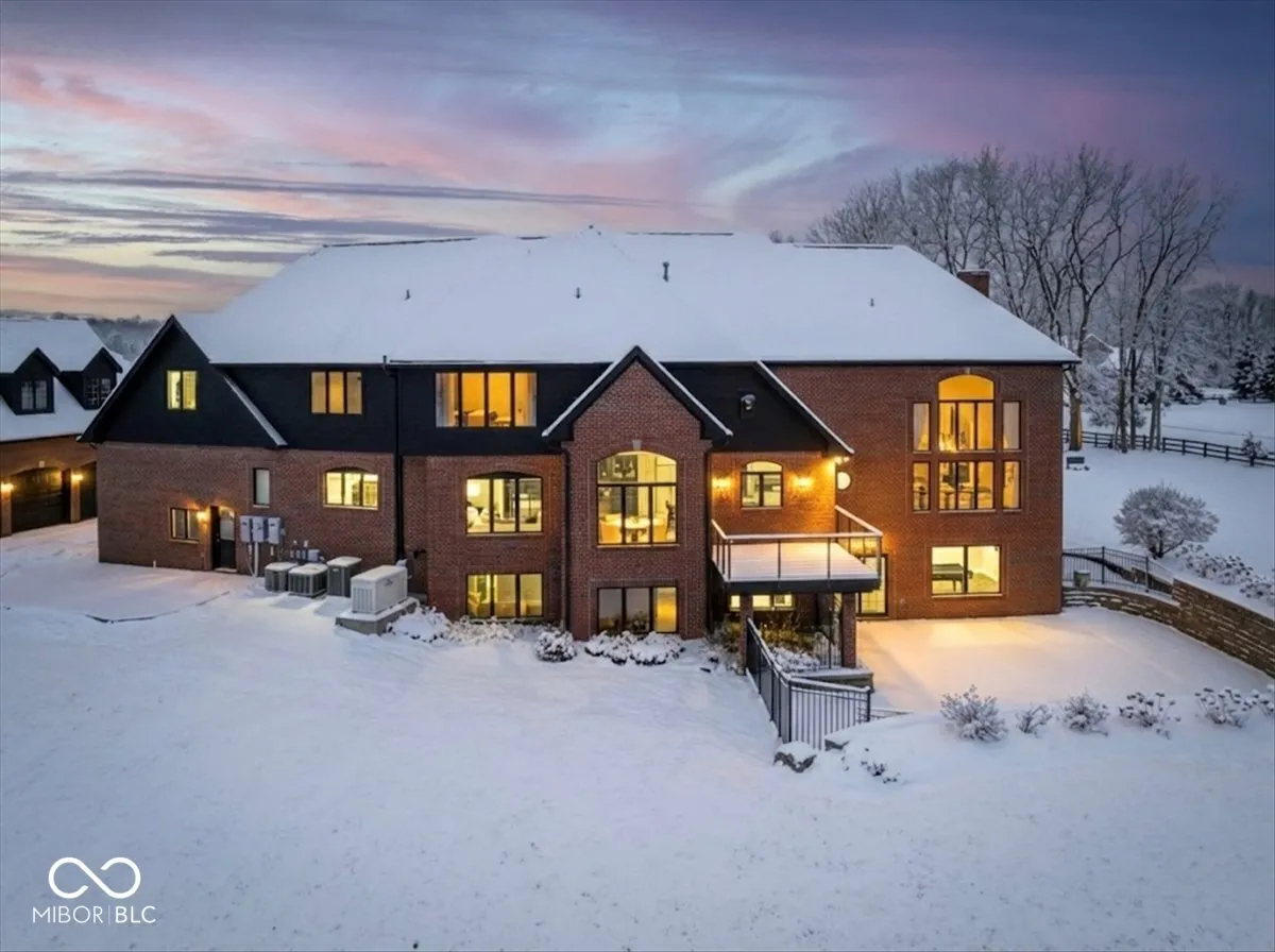 Fortville, Indiana 46040, United States, 4 Bedrooms Bedrooms, ,5 BathroomsBathrooms,Residential,Active,254027