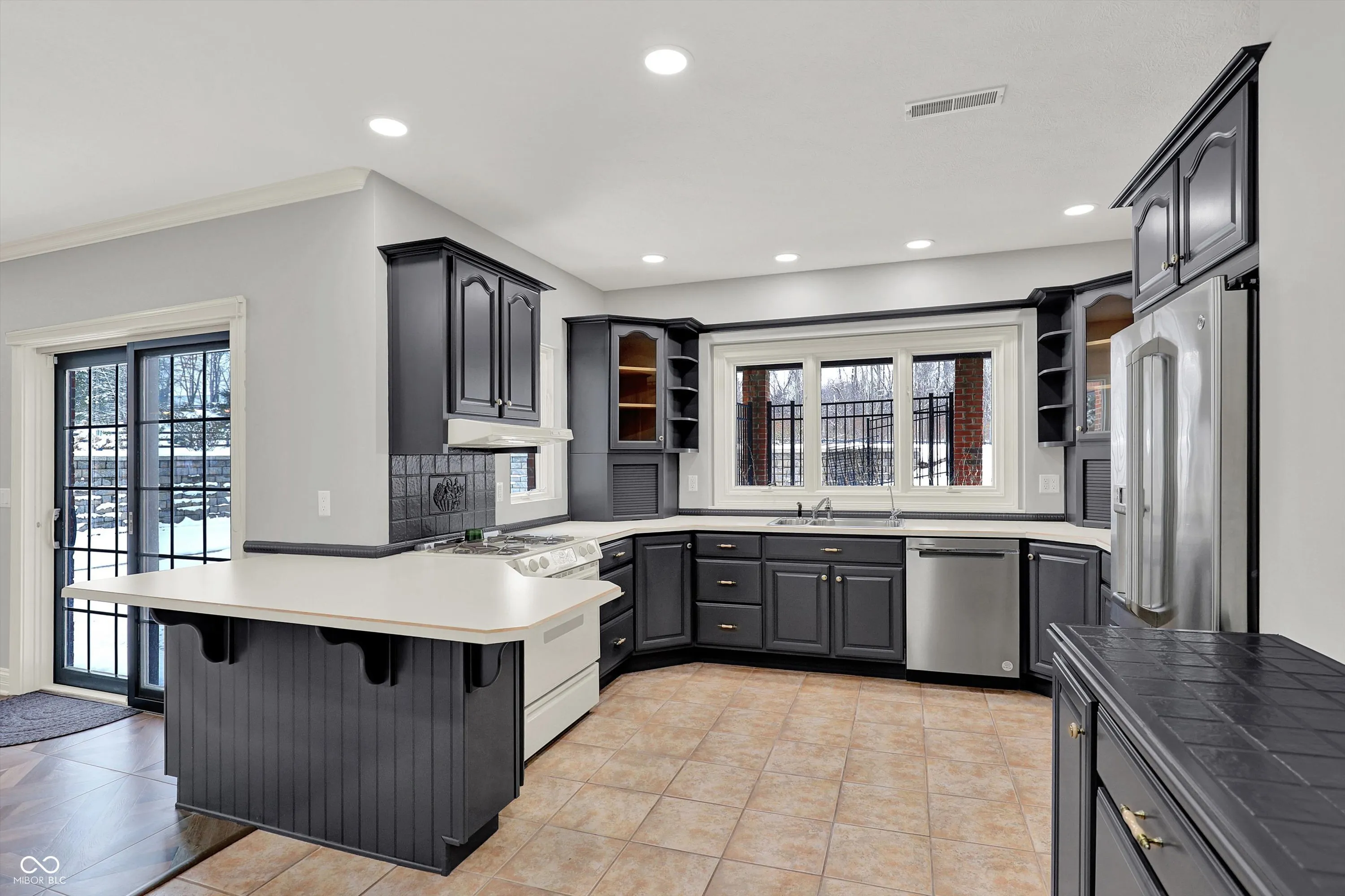 Fortville, Indiana 46040, United States, 4 Bedrooms Bedrooms, ,5 BathroomsBathrooms,Residential,Active,254027