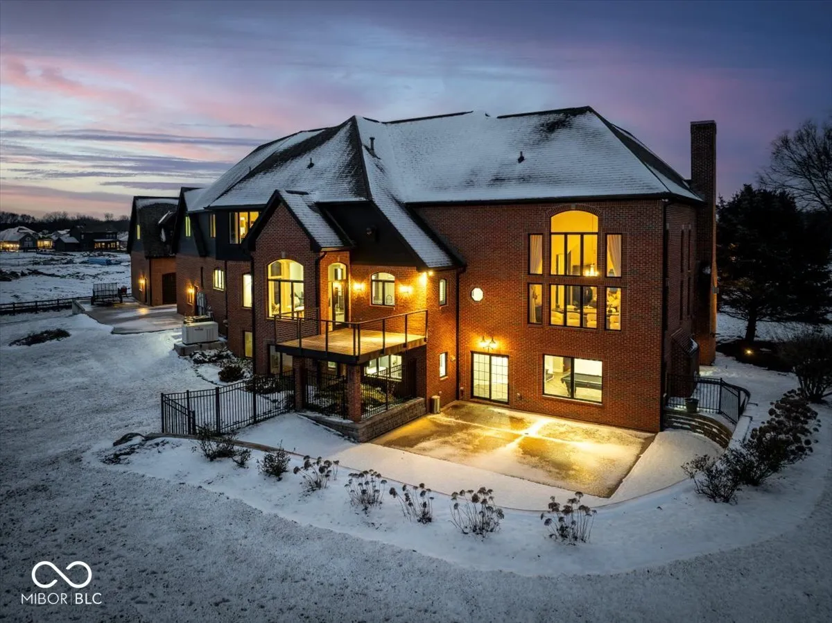 Fortville, Indiana 46040, United States, 4 Bedrooms Bedrooms, ,5 BathroomsBathrooms,Residential,Active,254027