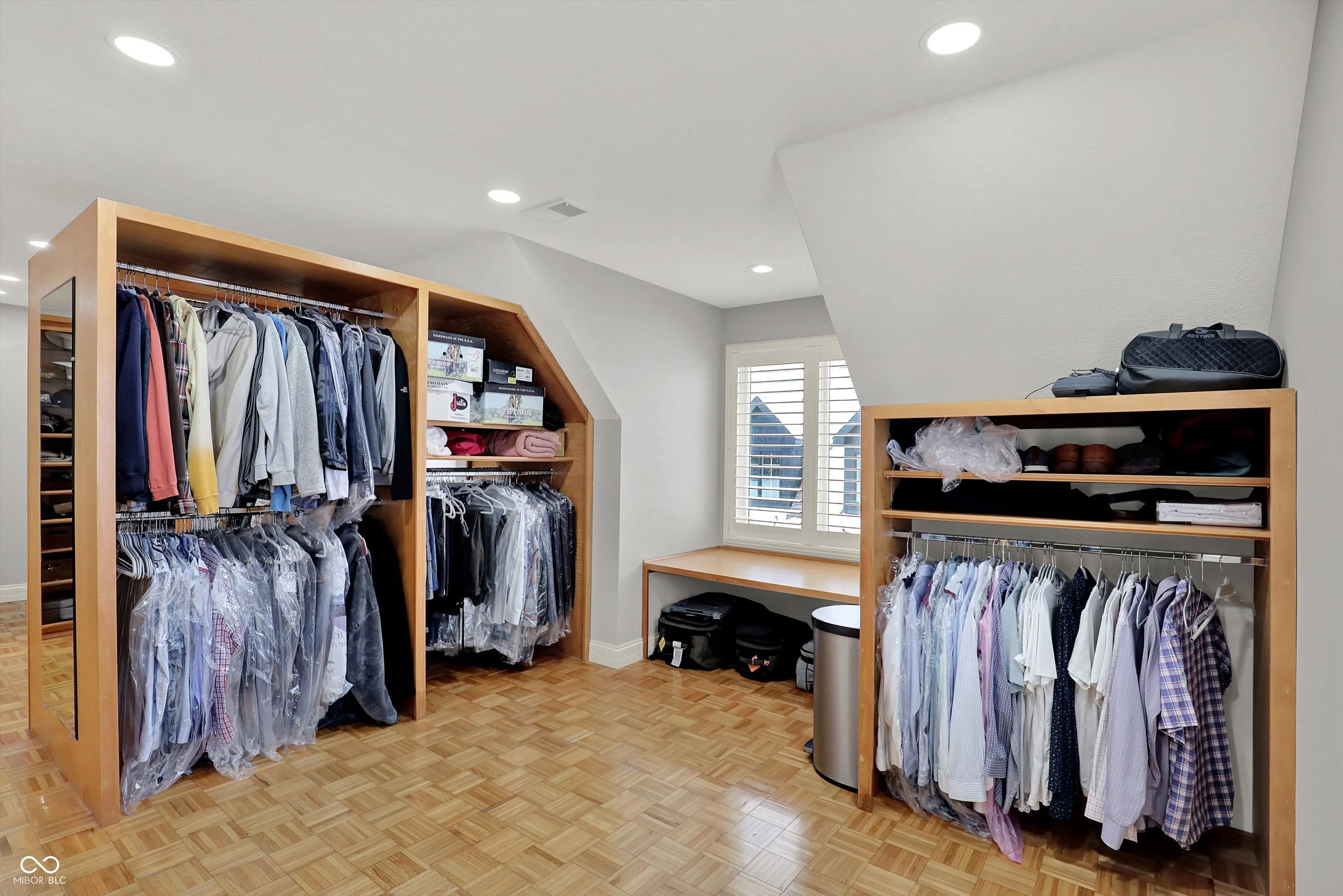 Fortville, Indiana 46040, United States, 4 Bedrooms Bedrooms, ,5 BathroomsBathrooms,Residential,Active,254027