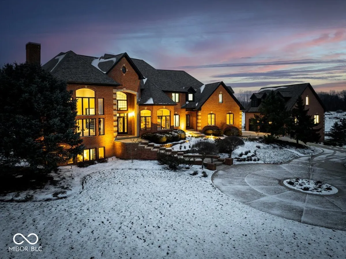 Fortville, Indiana 46040, United States, 4 Bedrooms Bedrooms, ,5 BathroomsBathrooms,Residential,Active,254027