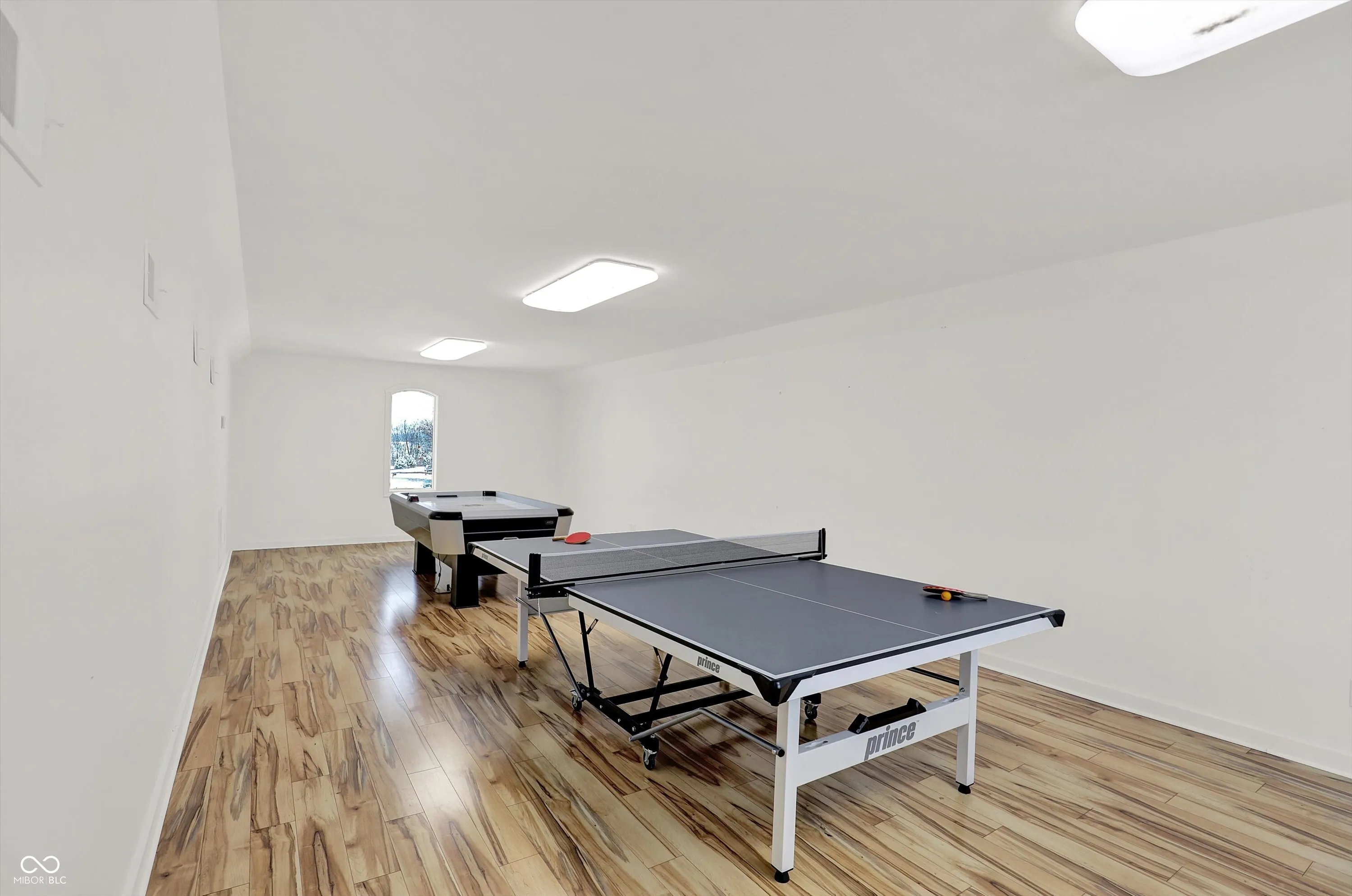 Fortville, Indiana 46040, United States, 4 Bedrooms Bedrooms, ,5 BathroomsBathrooms,Residential,Active,254027