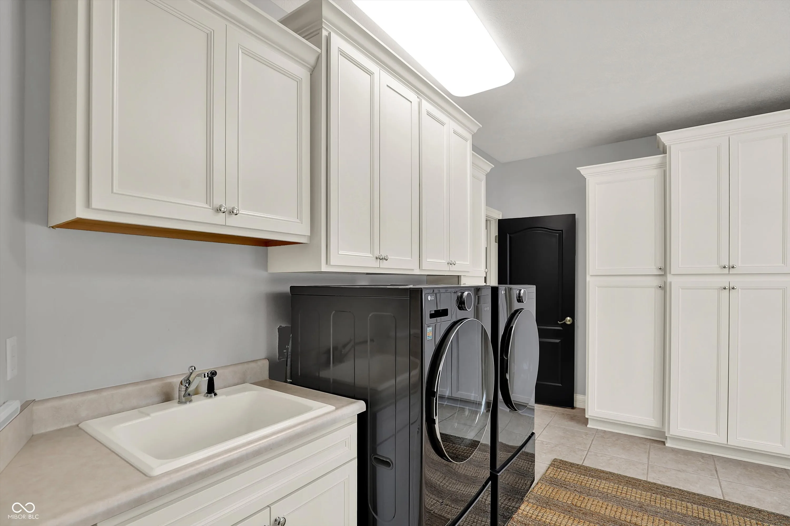 Fortville, Indiana 46040, United States, 4 Bedrooms Bedrooms, ,5 BathroomsBathrooms,Residential,Active,254027