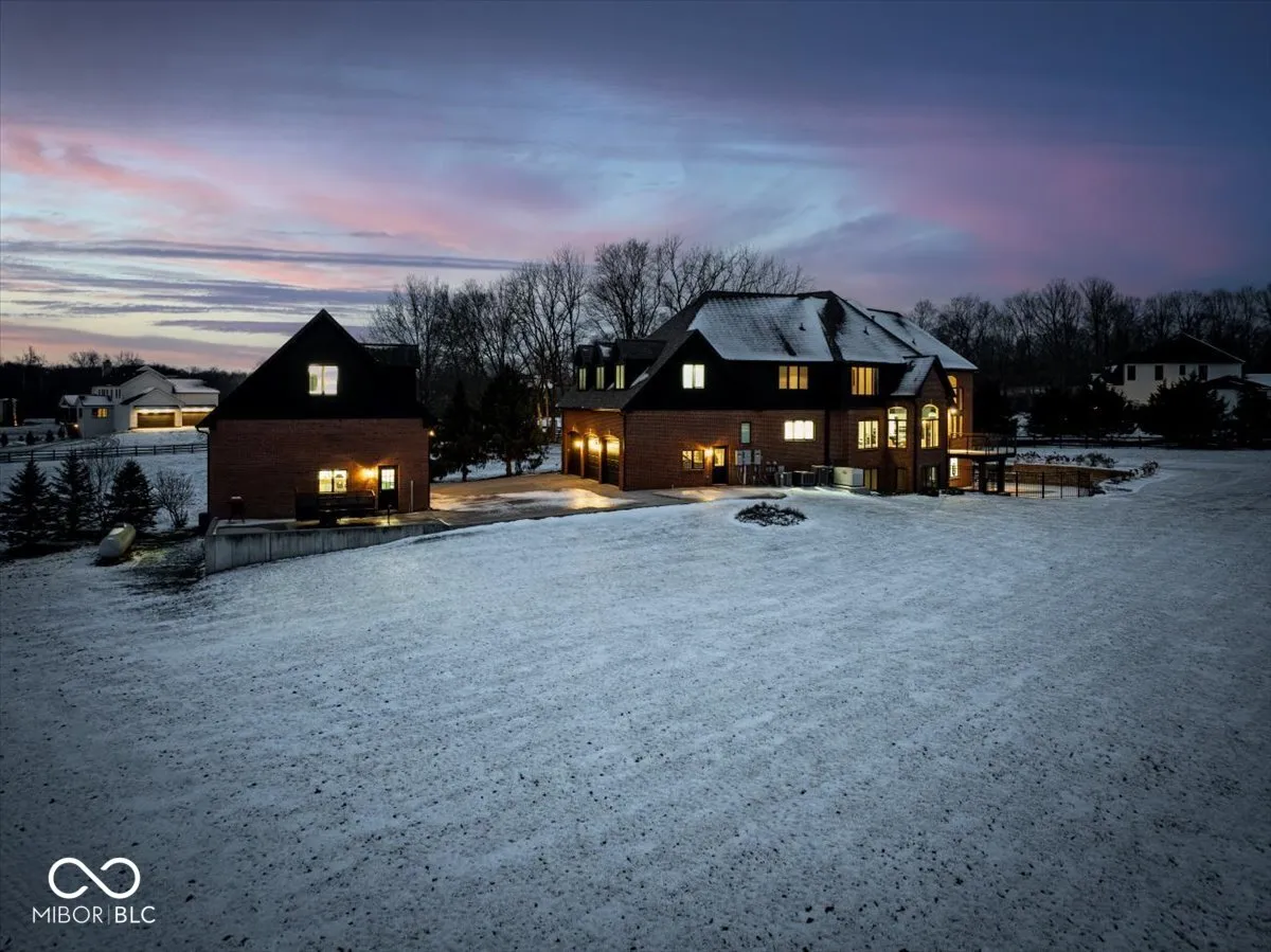 Fortville, Indiana 46040, United States, 4 Bedrooms Bedrooms, ,5 BathroomsBathrooms,Residential,Active,254027