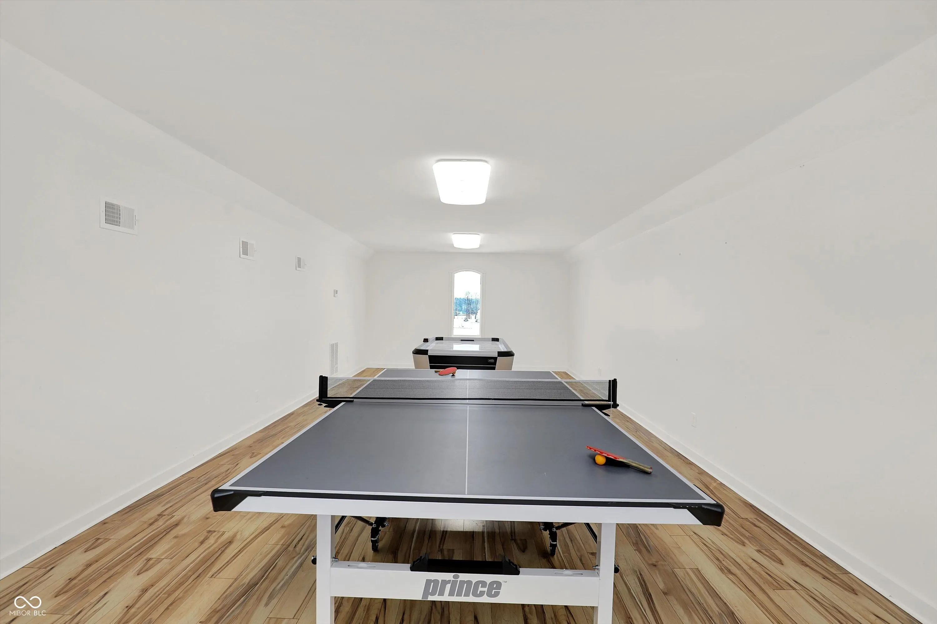 Fortville, Indiana 46040, United States, 4 Bedrooms Bedrooms, ,5 BathroomsBathrooms,Residential,Active,254027