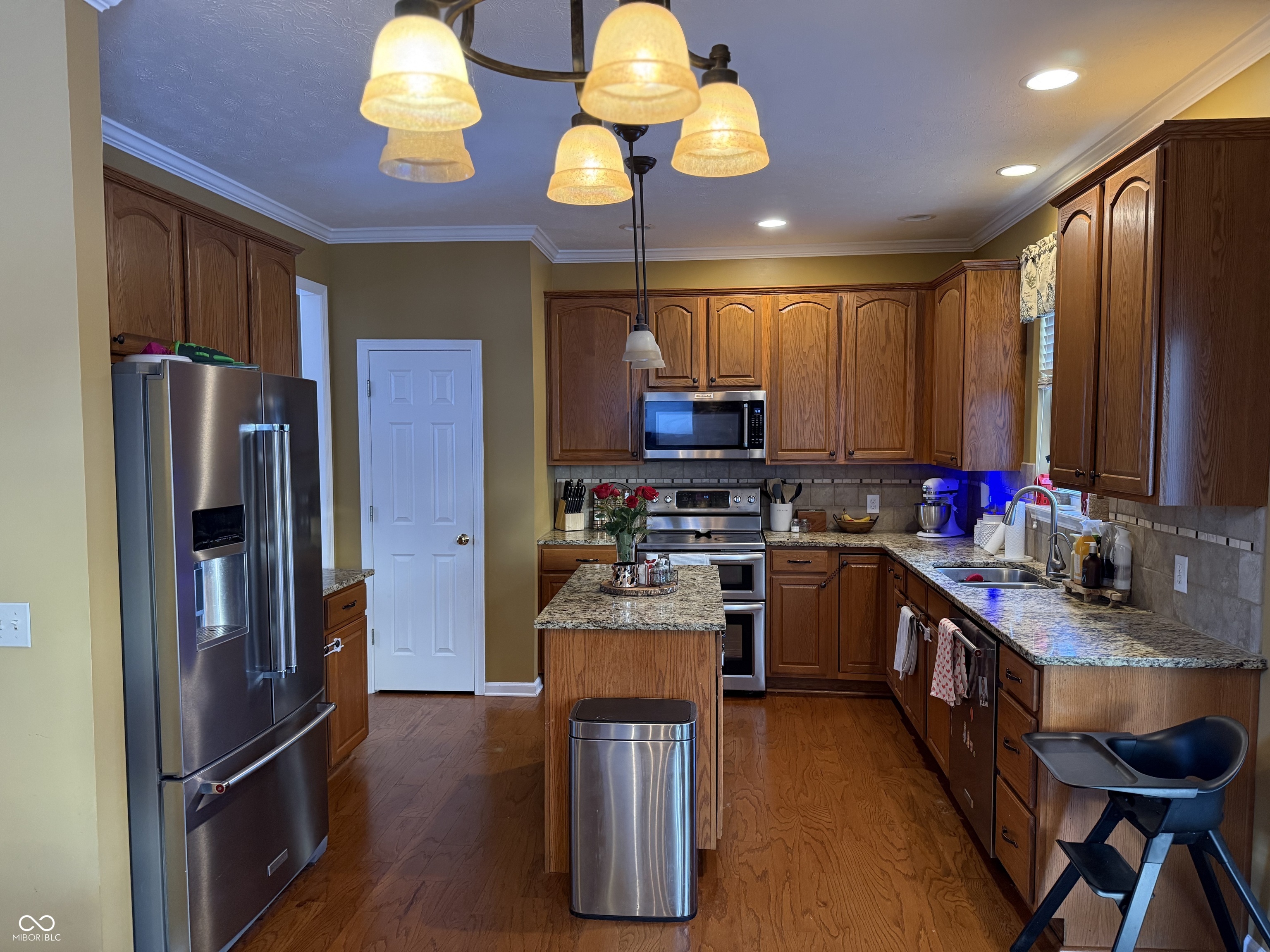 6831 Trailside Drive