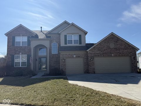 Photo of 6831 Trailside Drive, Avon, IN 46123 (MLS # 22082820)