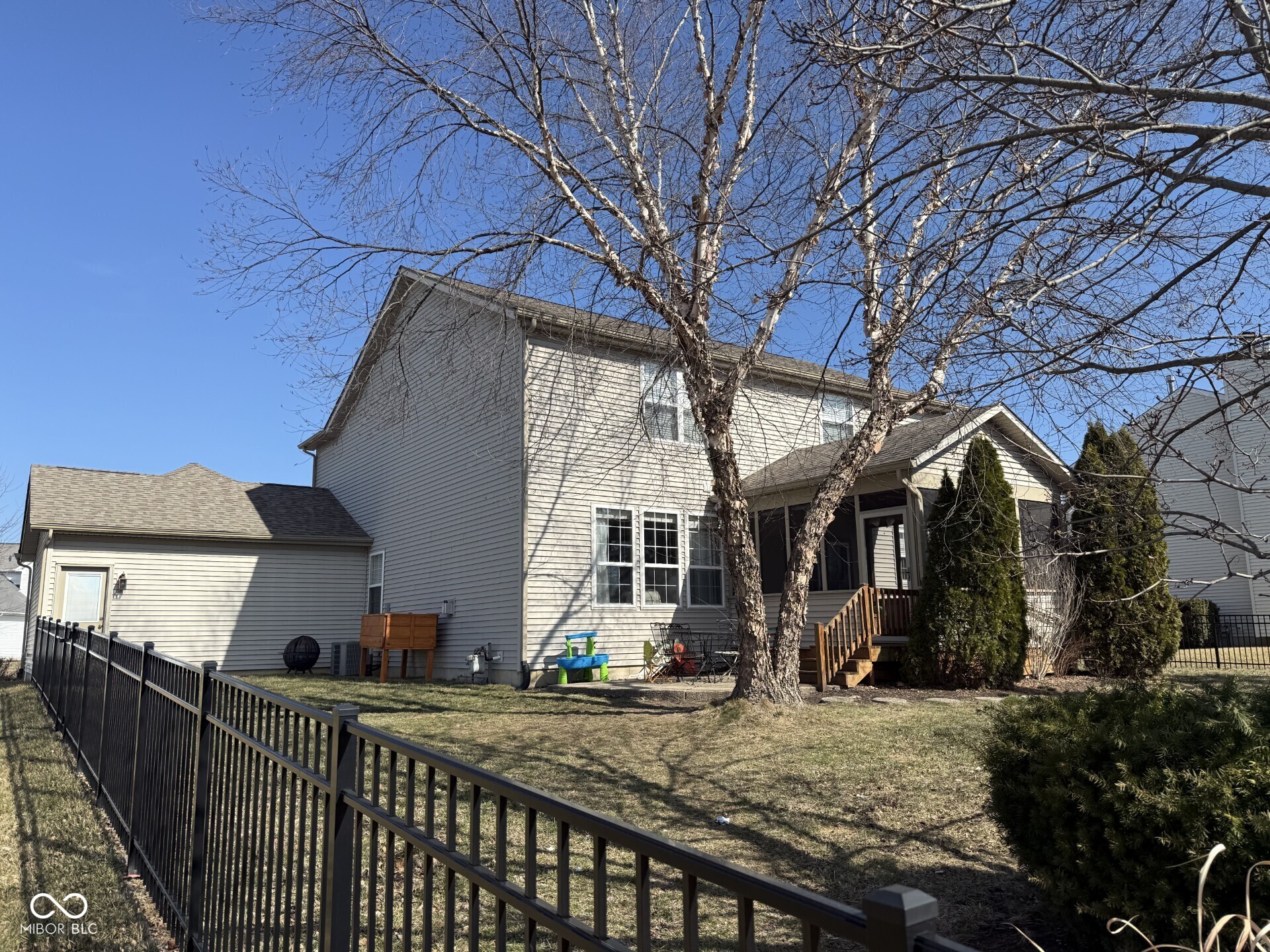 6831 Trailside Drive