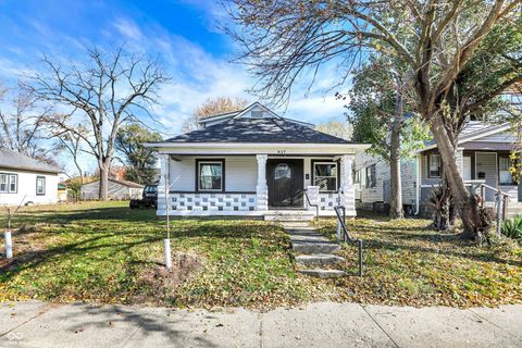 Photo of 837 N Oakland Avenue, Indianapolis, IN 46201 (MLS # 22075889)