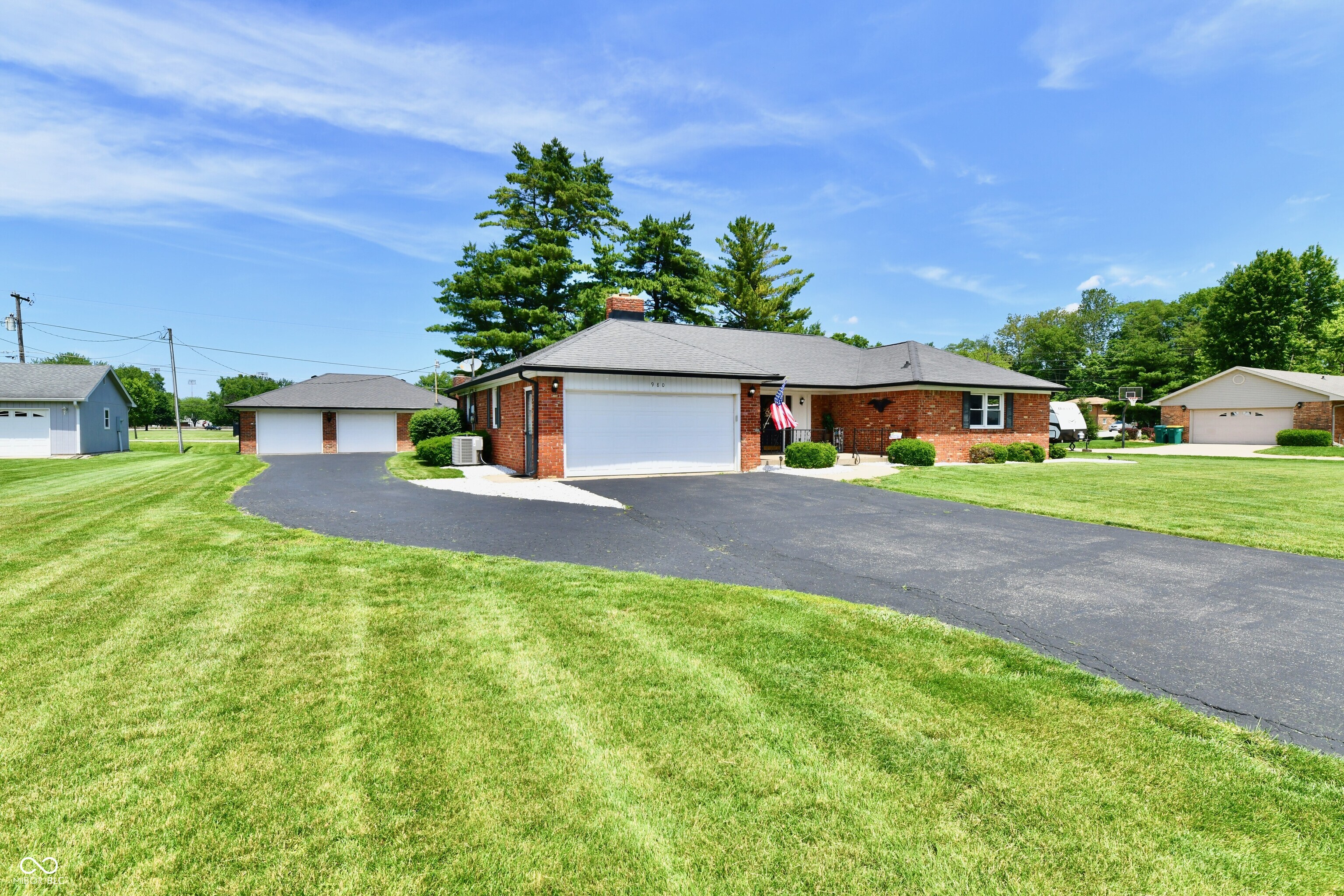 980 Broadway Drive N