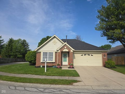 Photo of 9979 Waterside Drive, Noblesville, IN 46060 (MLS # 22097595)