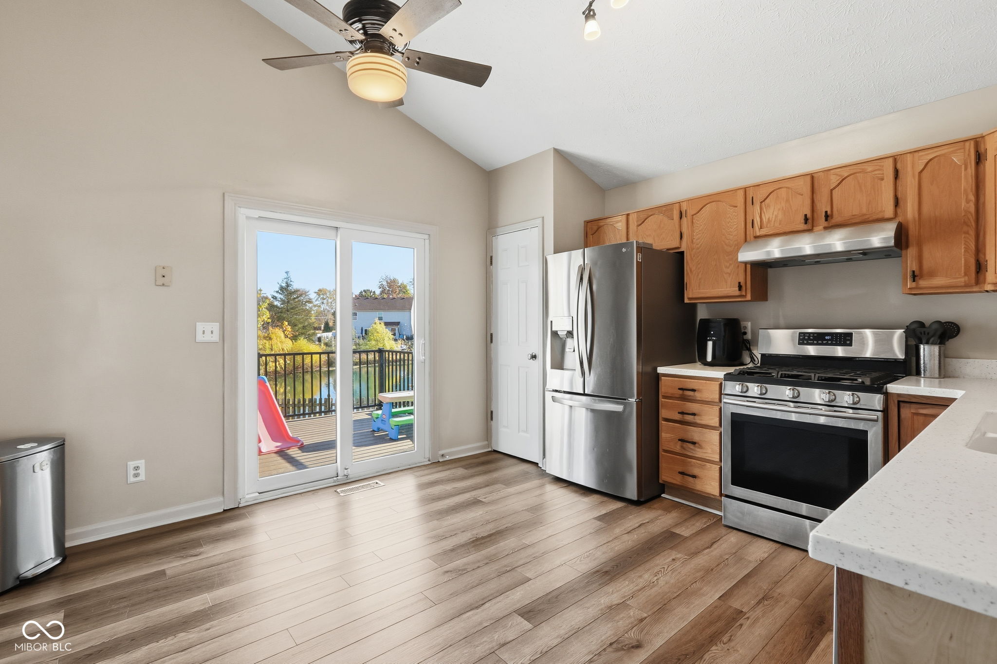 2429 Lakeshore Court