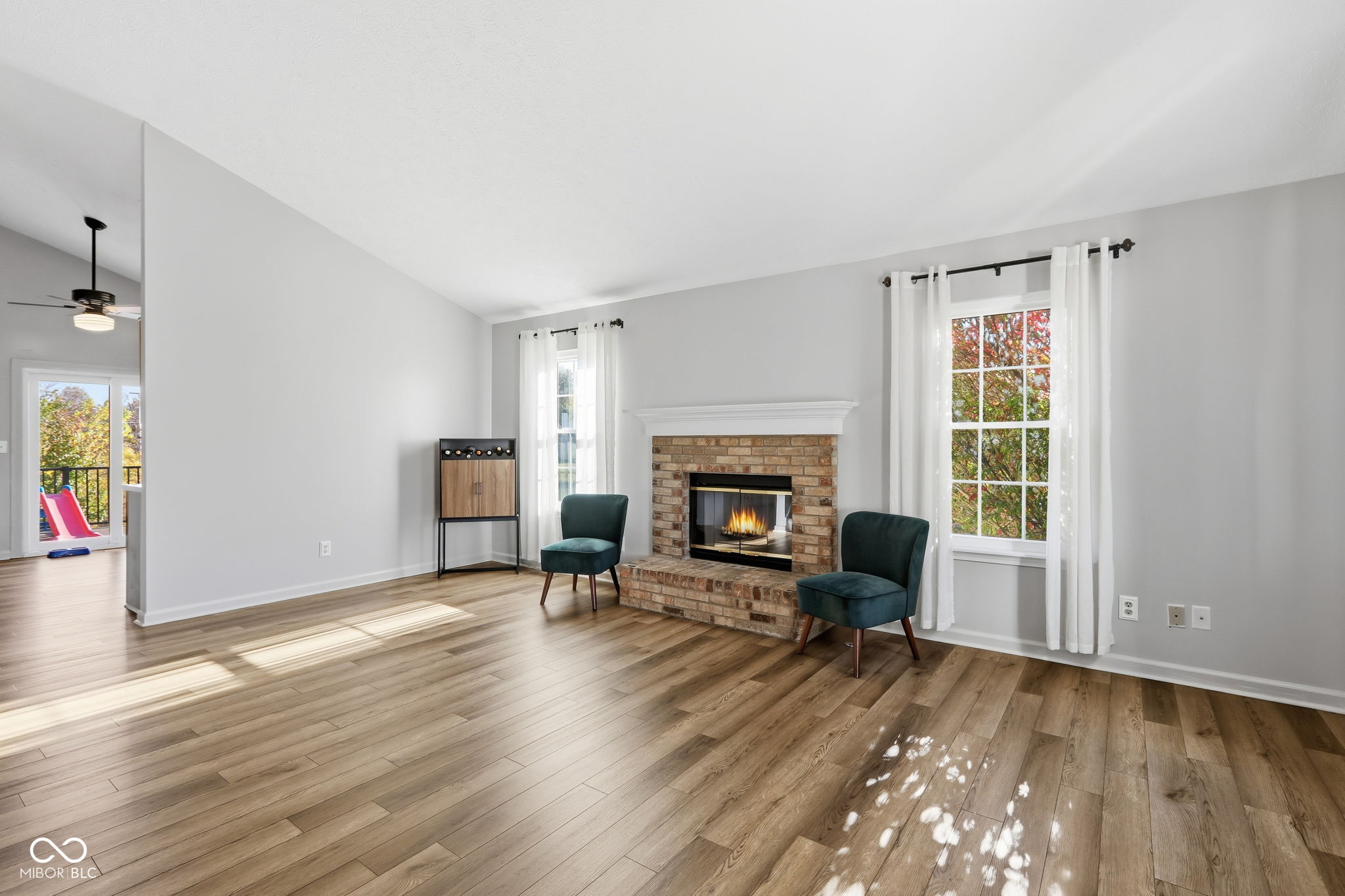 2429 Lakeshore Court