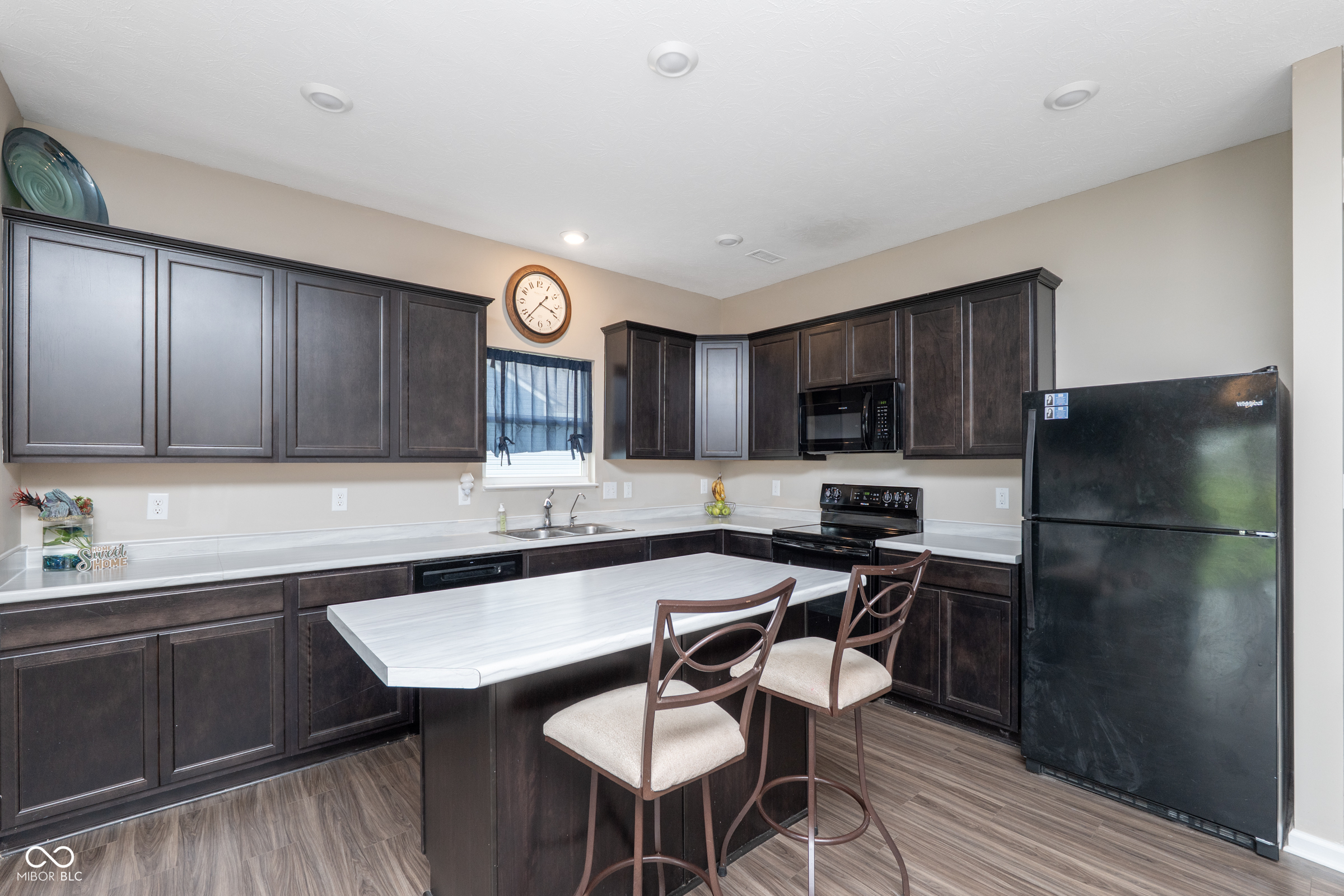 Picture for the property 22098216, 3 beds, 2 baths