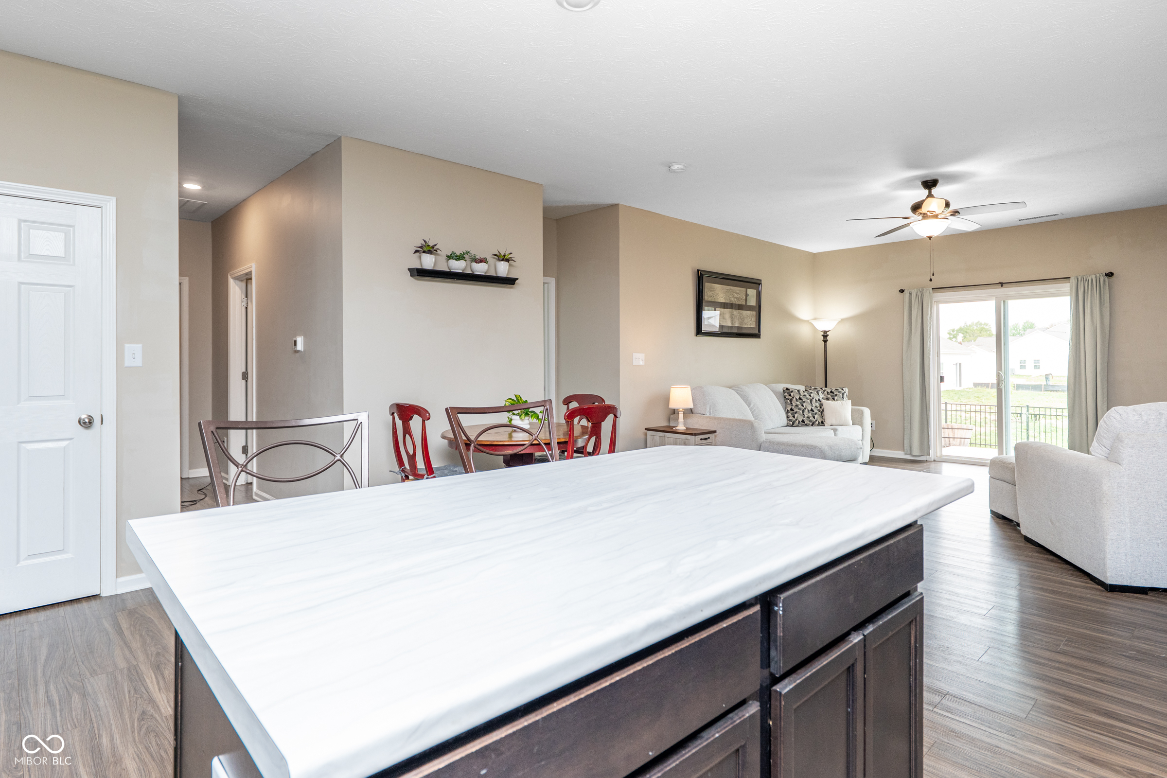 Picture for the property 22098216, 3 beds, 2 baths