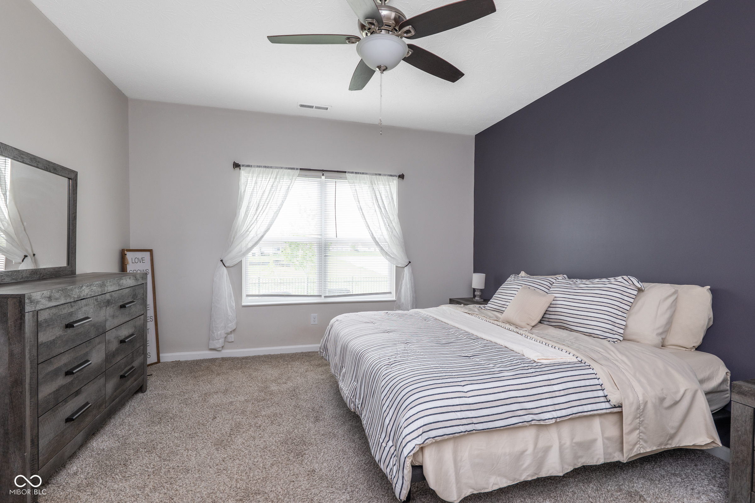 Picture for the property 22098216, 3 beds, 2 baths