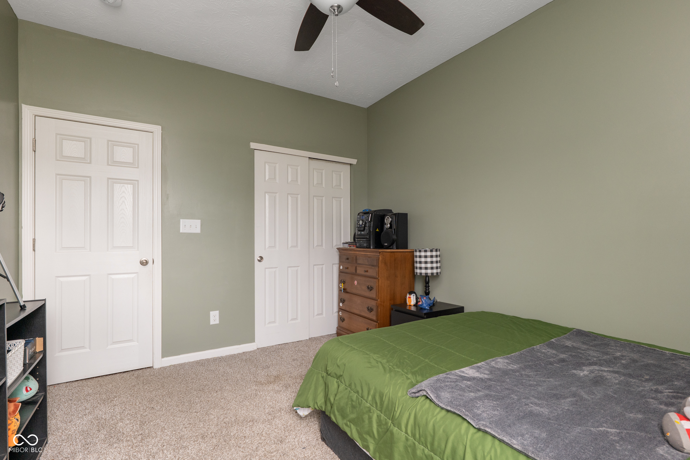 Picture for the property 22098216, 3 beds, 2 baths