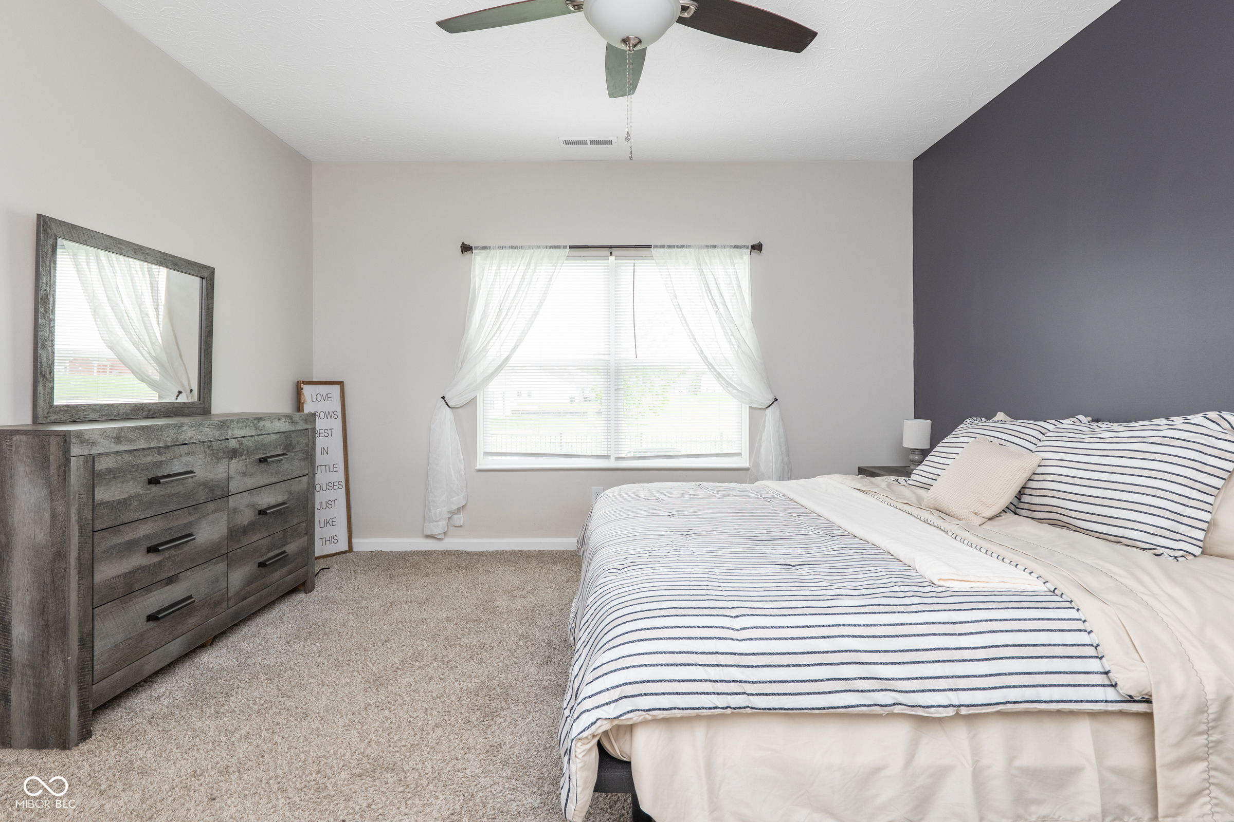 Picture for the property 22098216, 3 beds, 2 baths