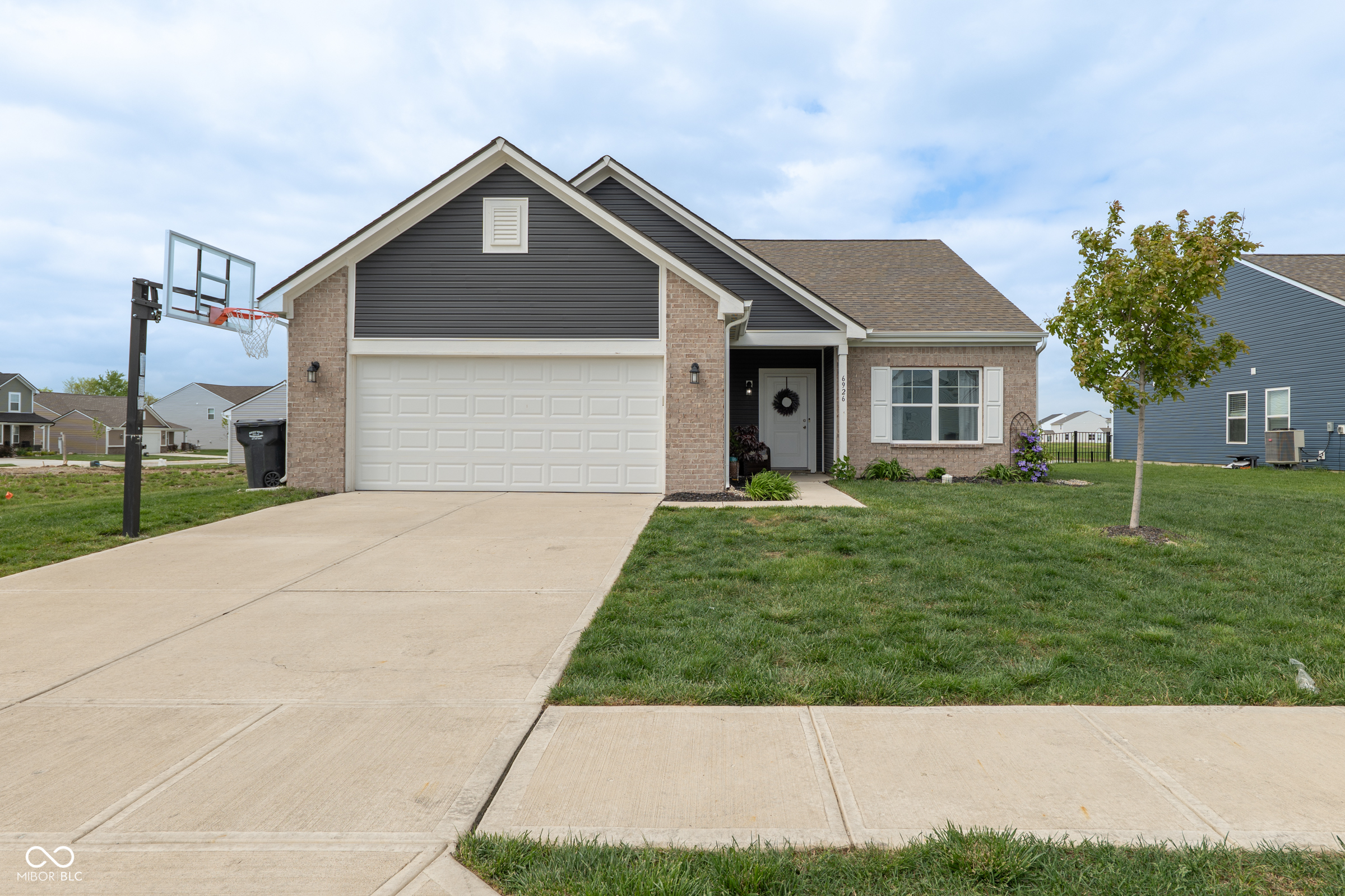 Picture for the property 22098216, 3 beds, 2 baths