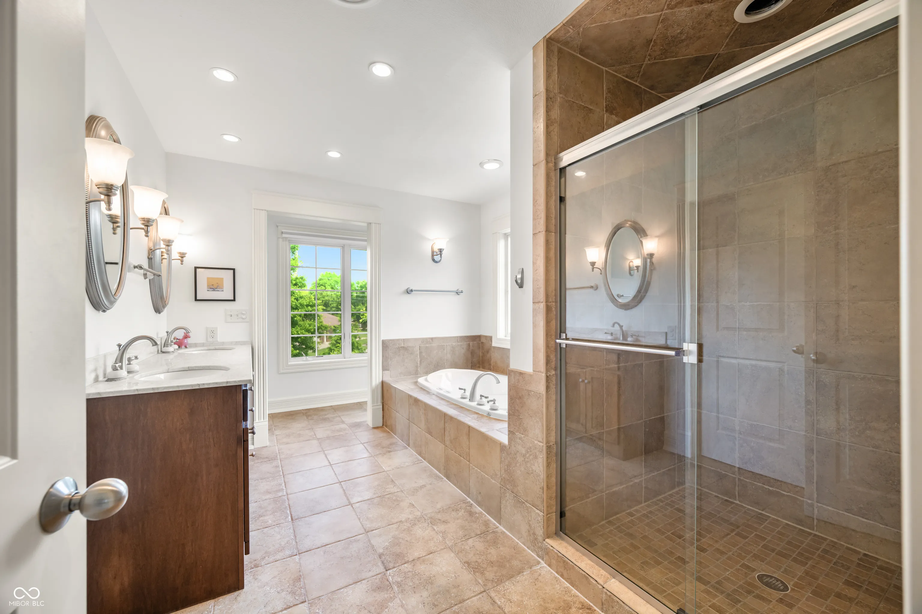 Seymour, Indiana 47274, United States, 4 Bedrooms Bedrooms, ,4 BathroomsBathrooms,Residential,Active,143415