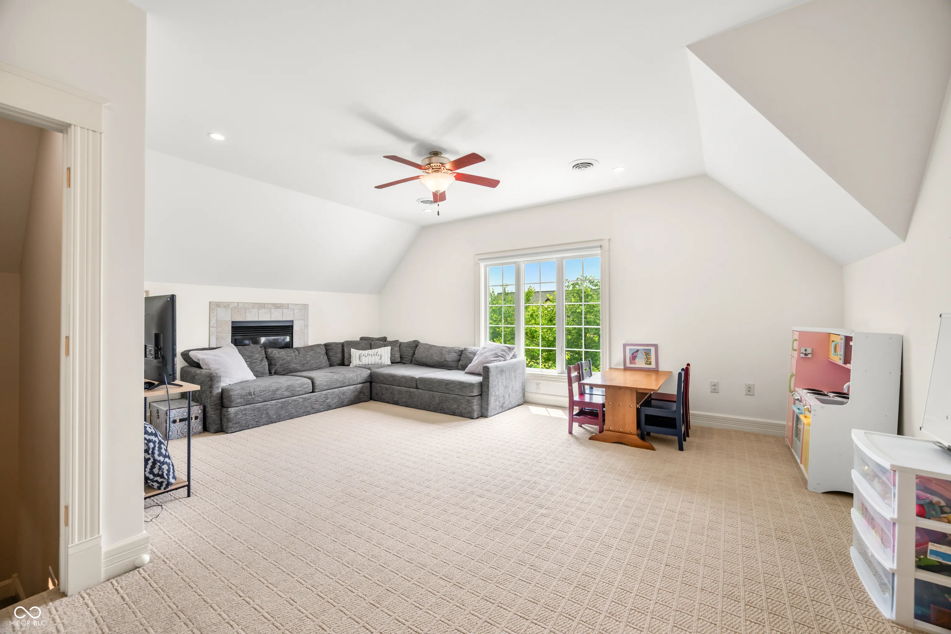 Seymour, Indiana 47274, United States, 4 Bedrooms Bedrooms, ,4 BathroomsBathrooms,Residential,Active,143415