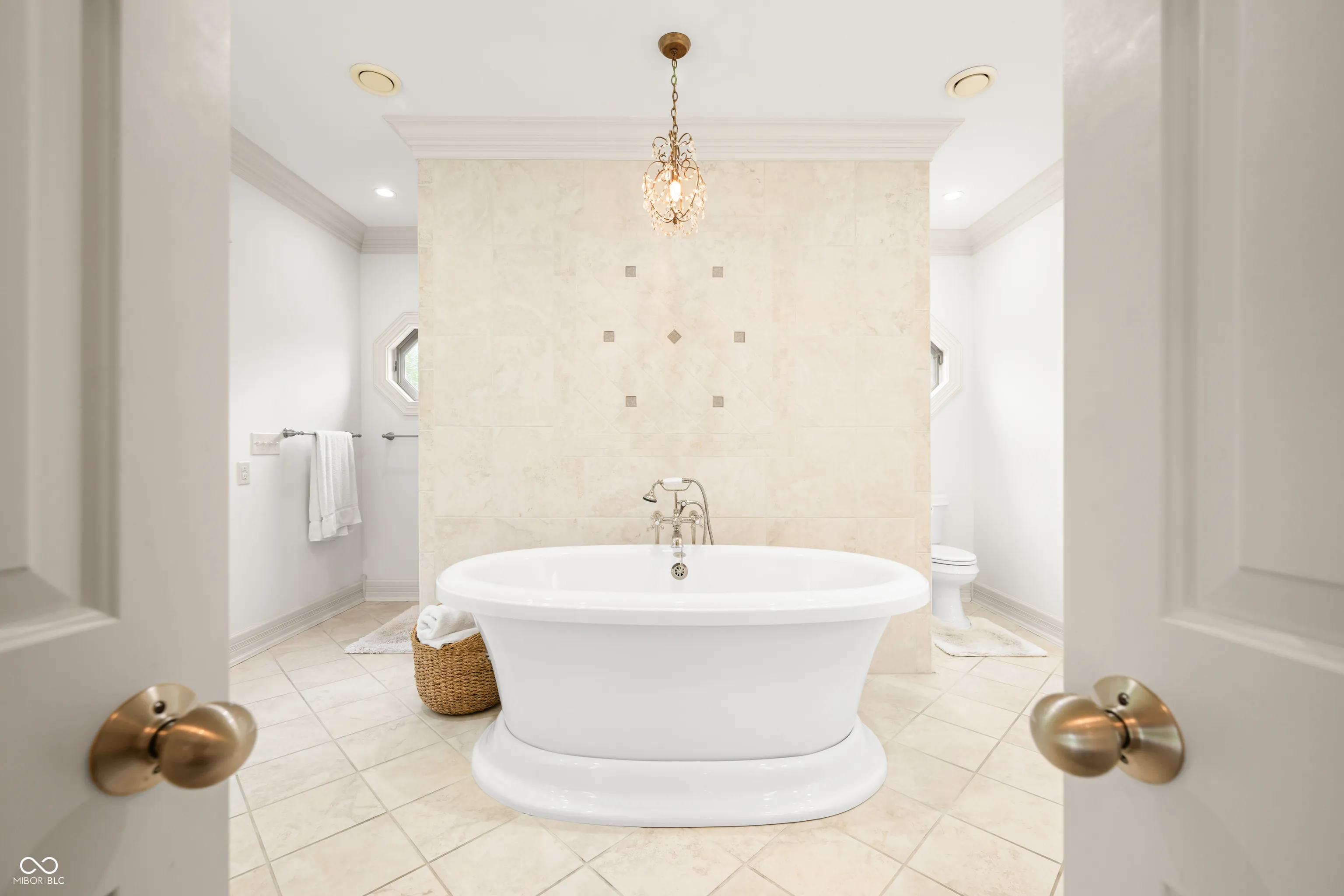 Seymour, Indiana 47274, United States, 4 Bedrooms Bedrooms, ,4 BathroomsBathrooms,Residential,Active,143415