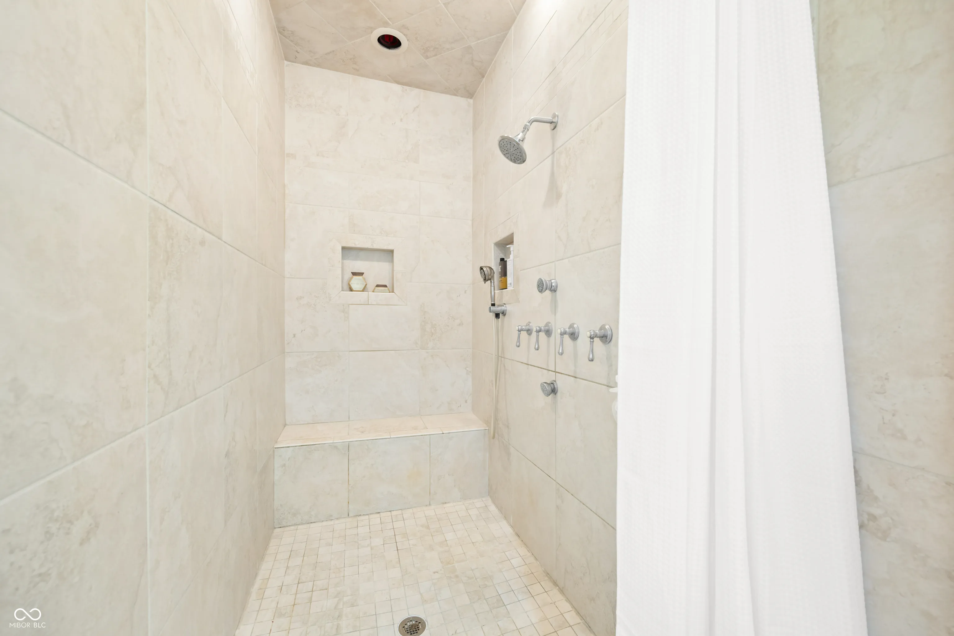 Seymour, Indiana 47274, United States, 4 Bedrooms Bedrooms, ,4 BathroomsBathrooms,Residential,Active,143415