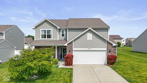 Photo of 3372 Clary Blvd S Drive, Greenwood, IN 46143 (MLS # 22062198)