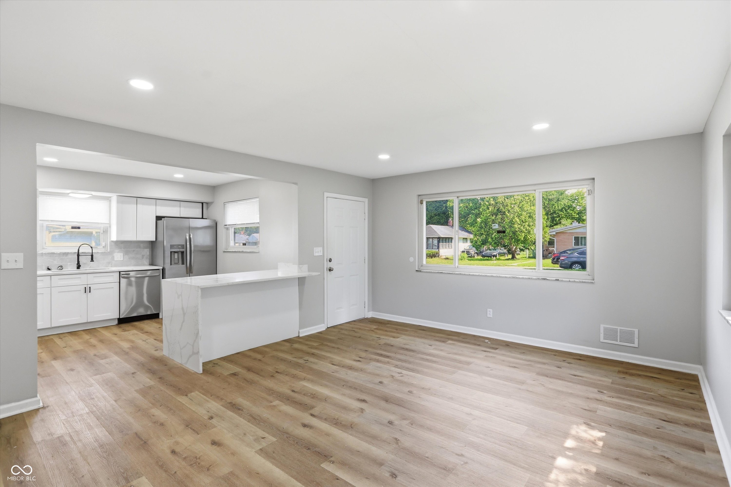 1154 W 37th Street
