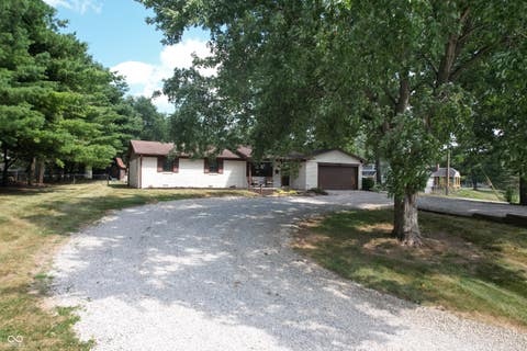 Photo of 3063 Jay Dee Lane, Greenwood, IN 46143 (MLS # 22108091)