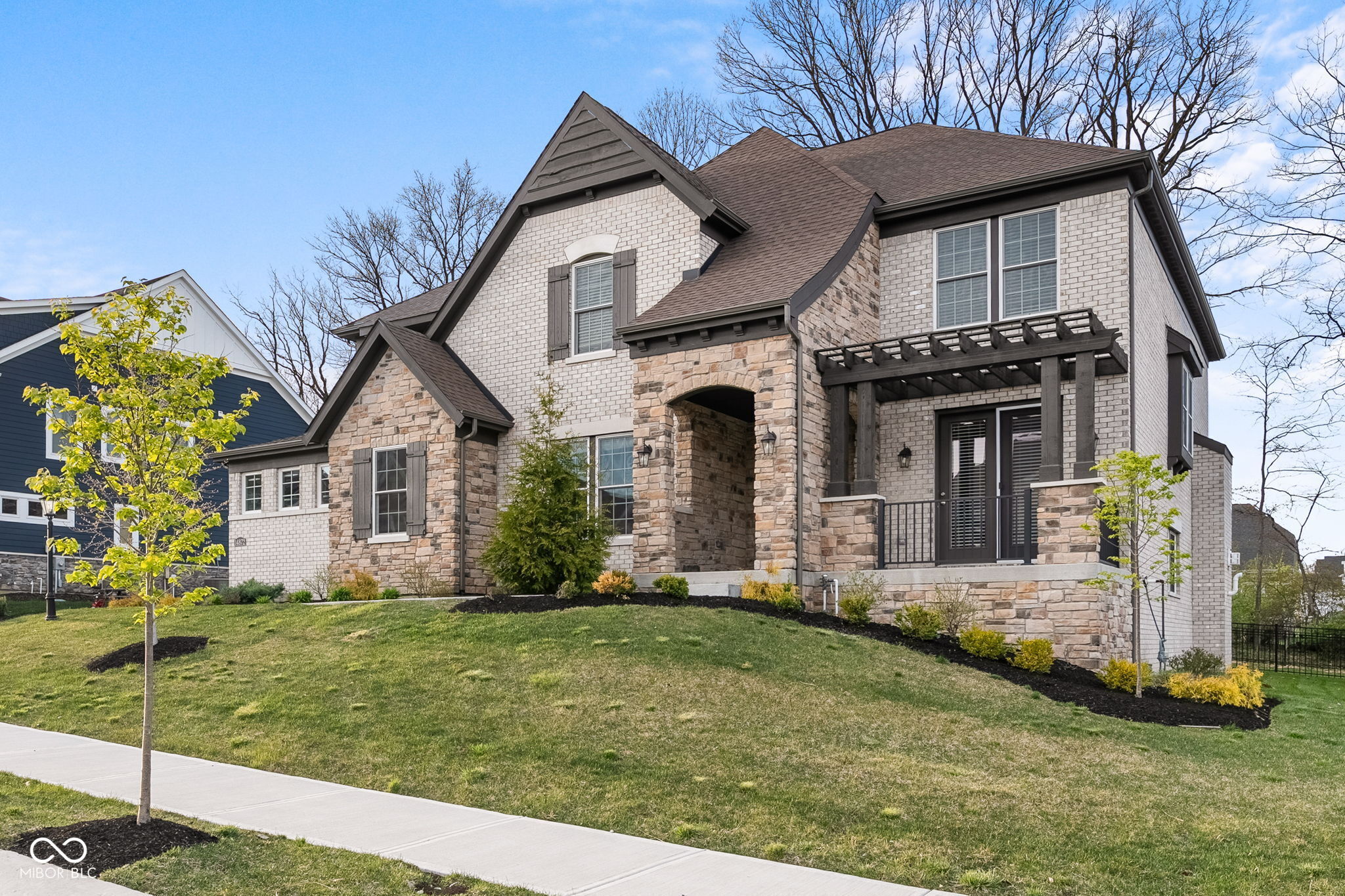 14872 Autumn View Way