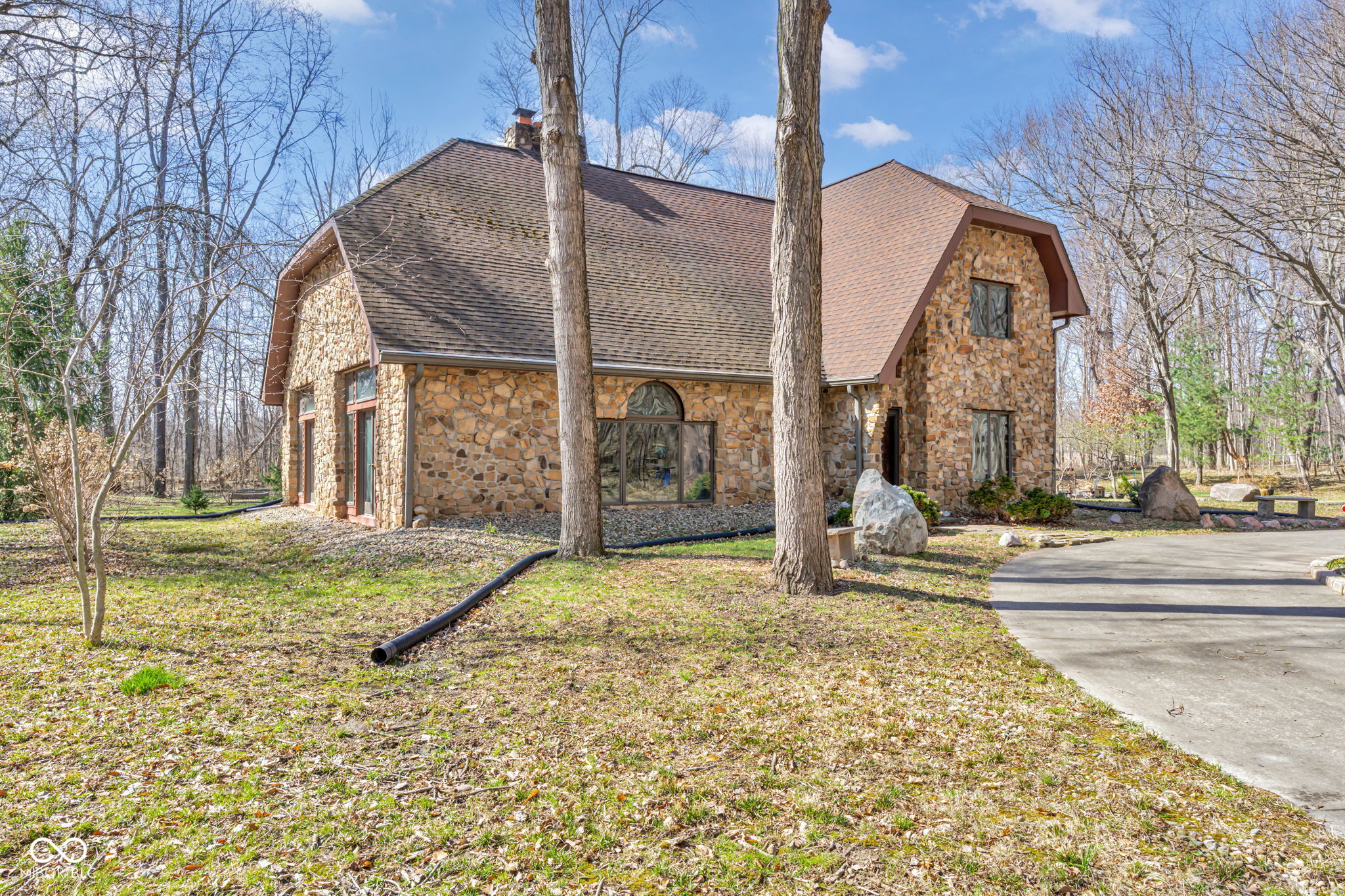 9596 W Us Highway 136