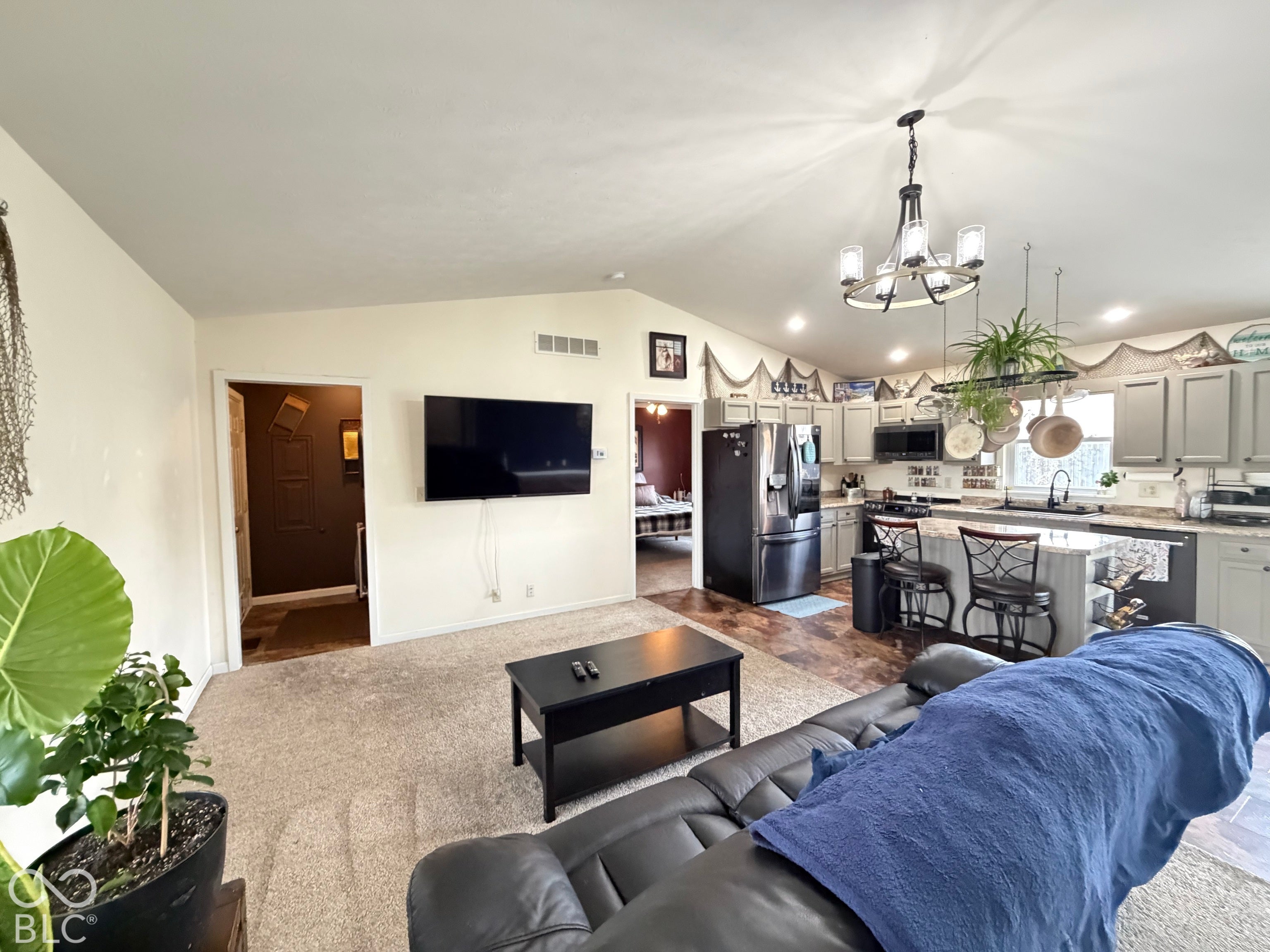 1658 W Meyer Lane