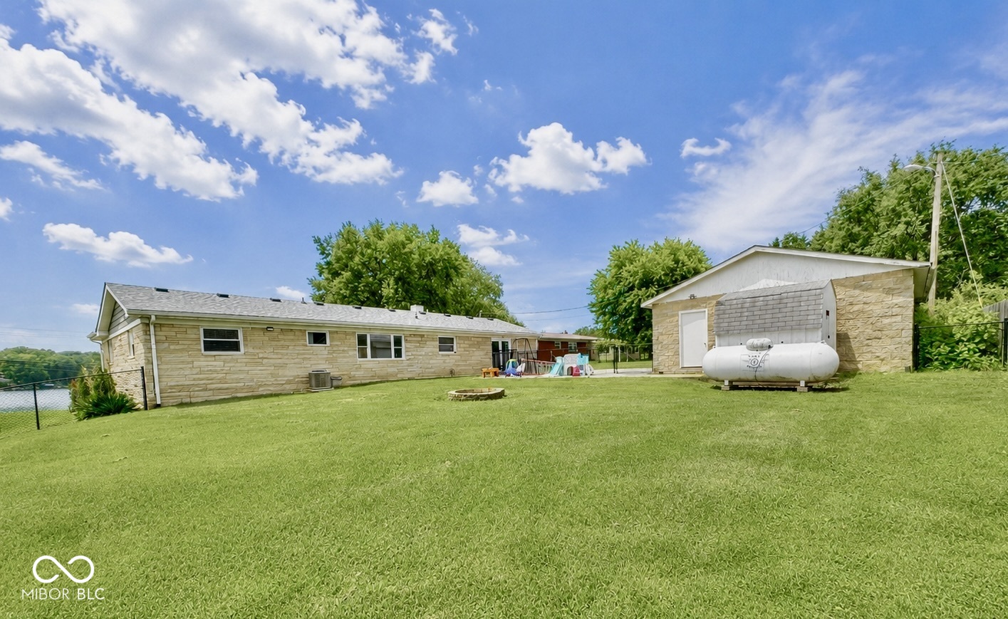 1535 E Shore Drive