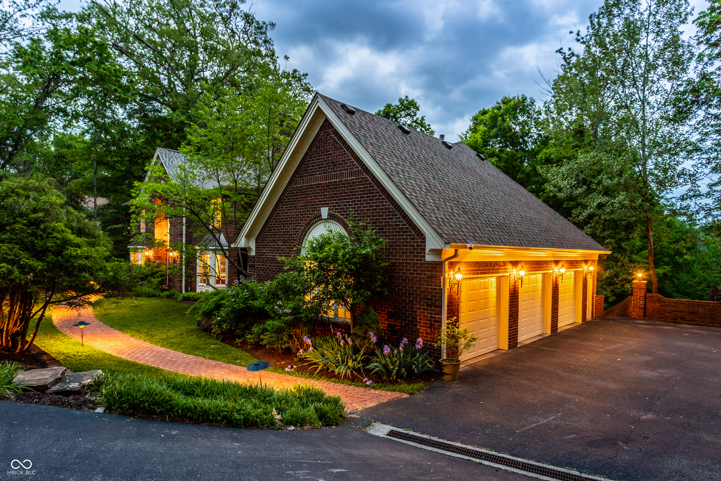 8209 Beech Knoll
