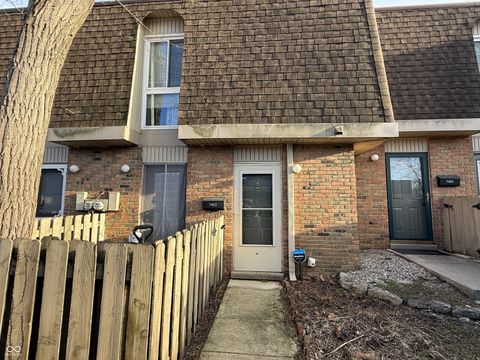 Photo of 7453 Country Brook Drive, Indianapolis, IN 46260 (MLS # 22090570)