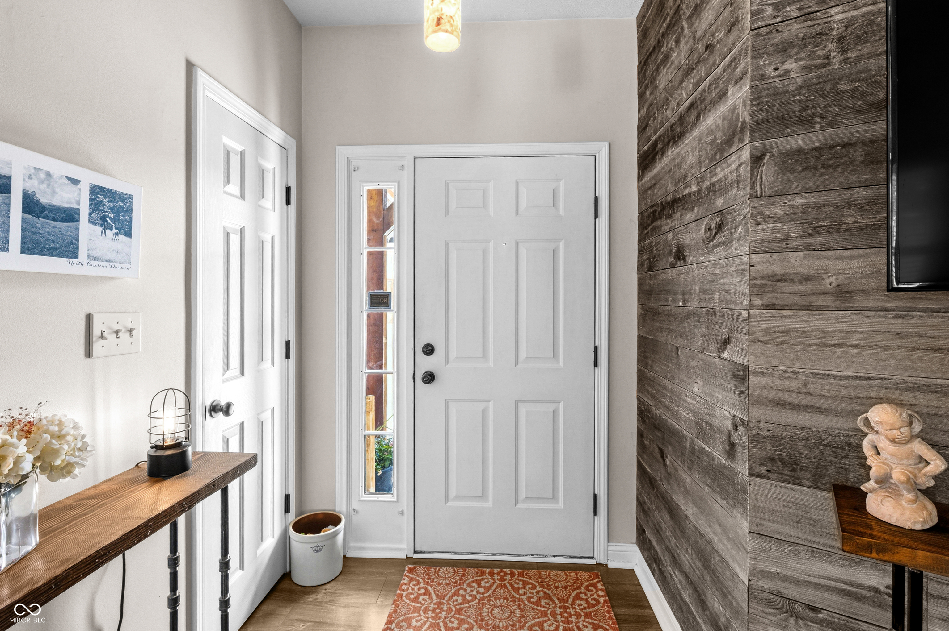 5926 Regency Drive