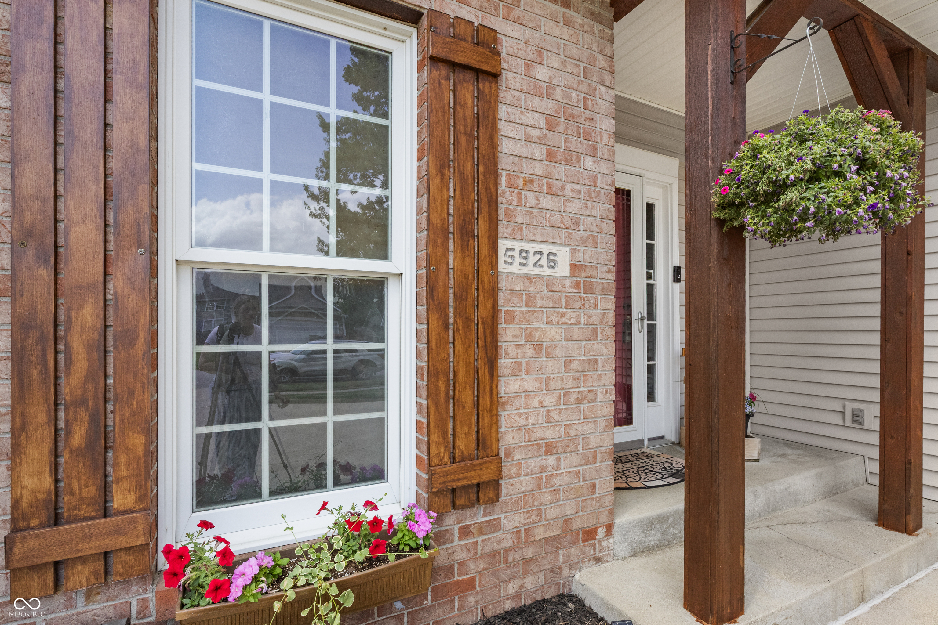 5926 Regency Drive