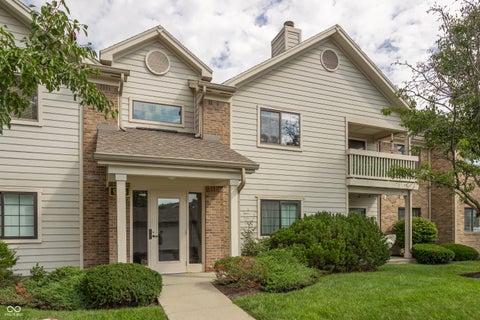 Photo of 946 Lenox Lane #UNIT 207, Carmel, IN 46032 (MLS # 22120173)