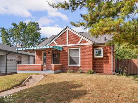 Photo of 1114 N Gladstone Avenue, Indianapolis, IN 46201 (MLS # 22083783)