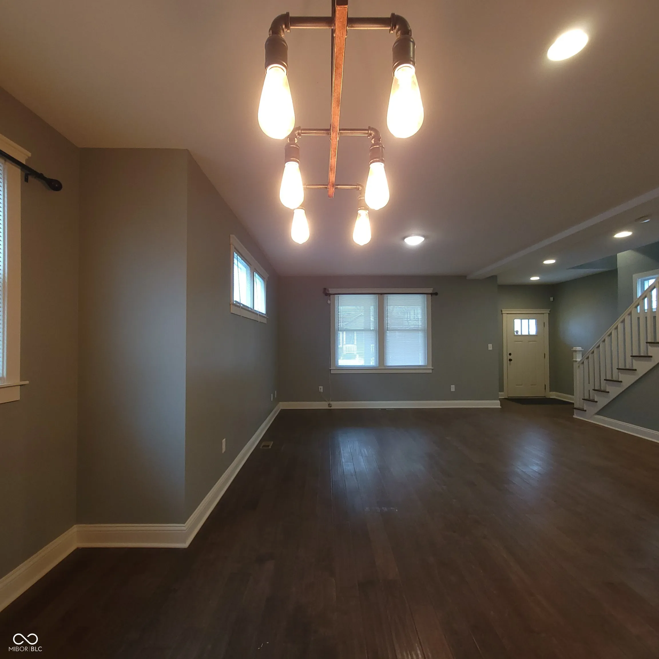 Indianapolis, Indiana 46205, United States, 3 Bedrooms Bedrooms, ,3 BathroomsBathrooms,Residential,Active,165642